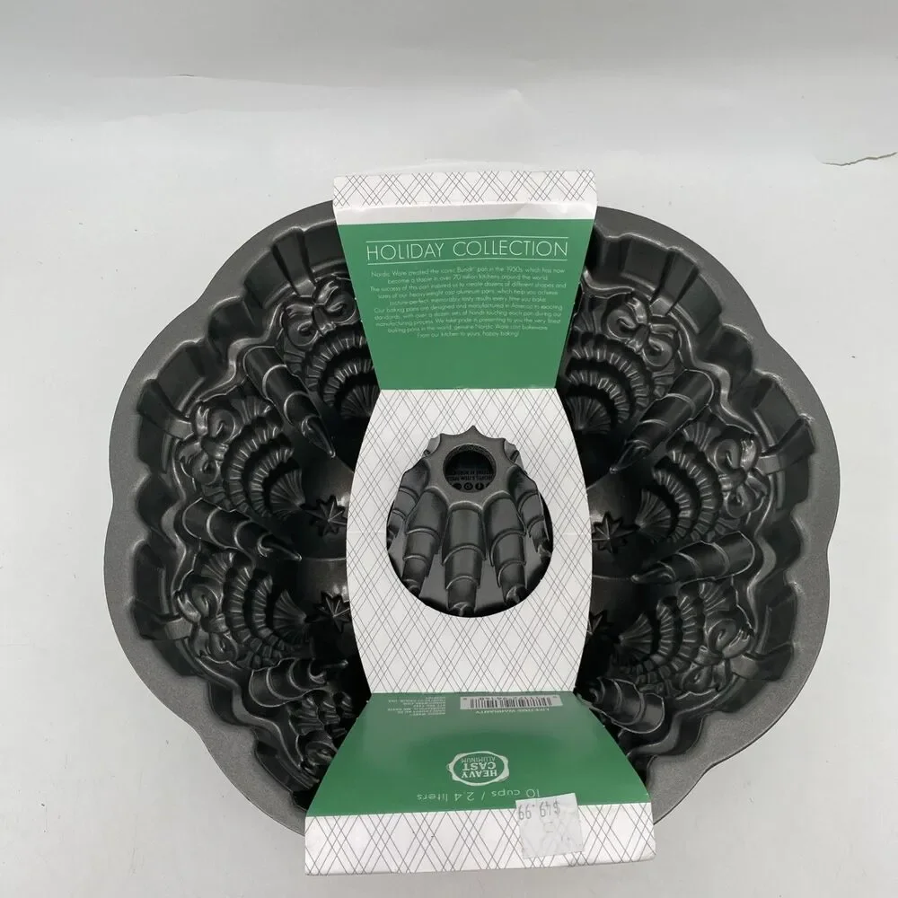 Nordic Ware Very Merry Bundt Pan, Gold, Cast Aluminum, 10Cups/2.4Liters, USA